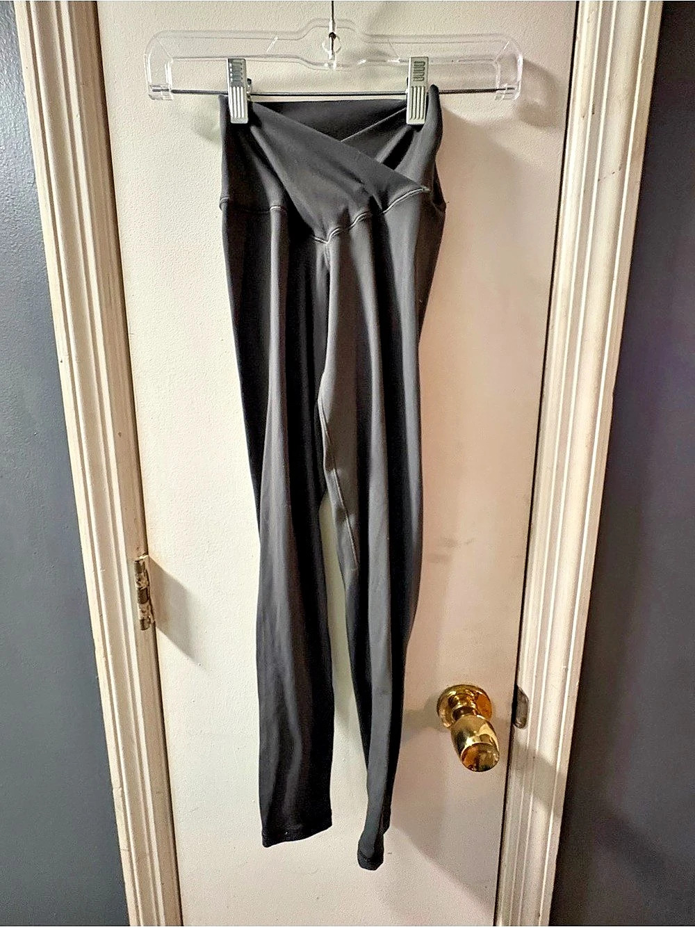 Offline by Aerie Real Me High Waisted Crossover 7/8 Legging Leggings Black XS